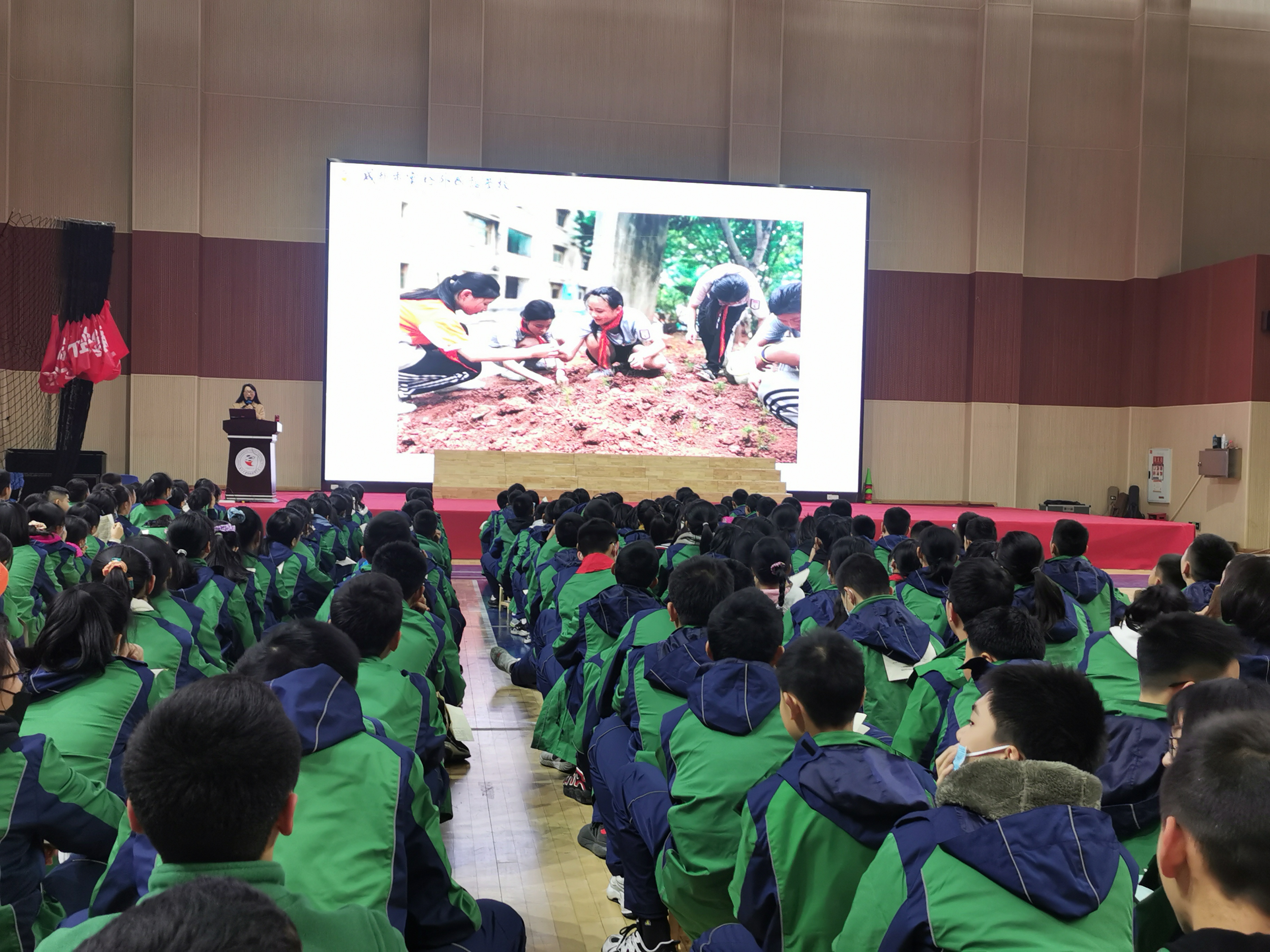 实外初2021级召开班级轮流值日培训会
